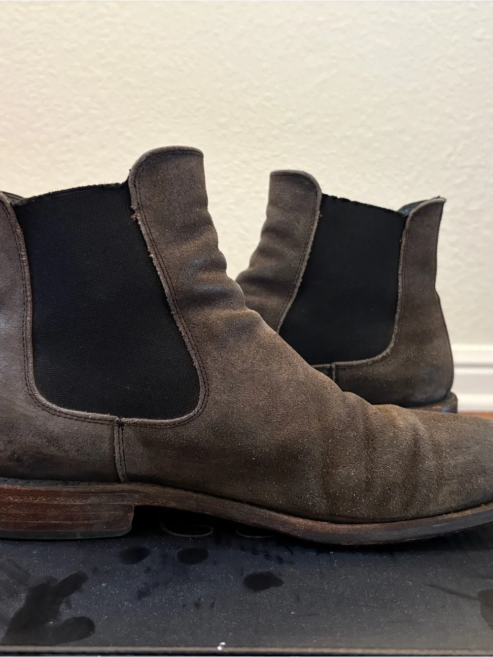 Men's Black Suede Chelsea Boots